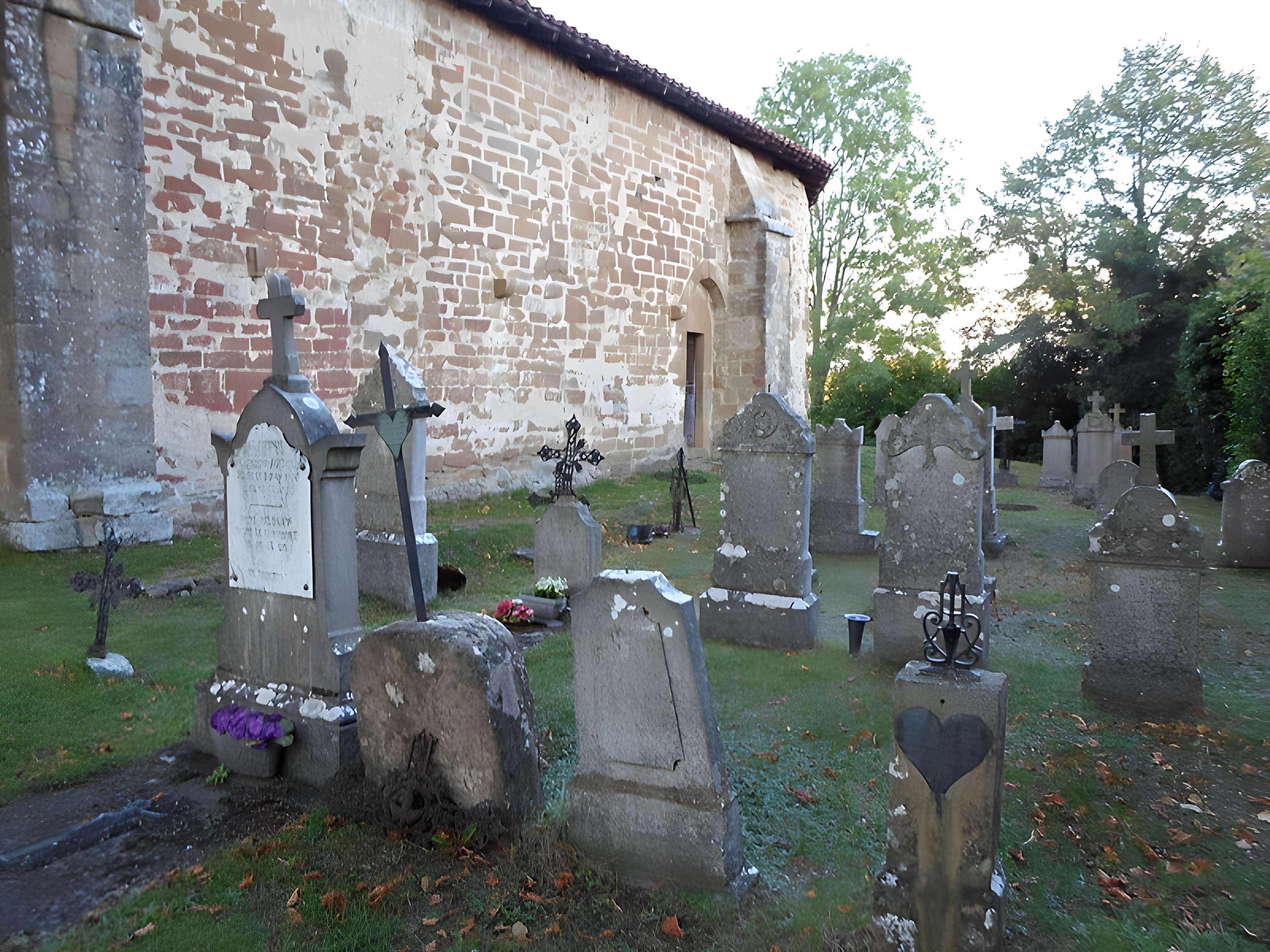 Chapelle du cimetière de Saint-Jean-le-Fromental