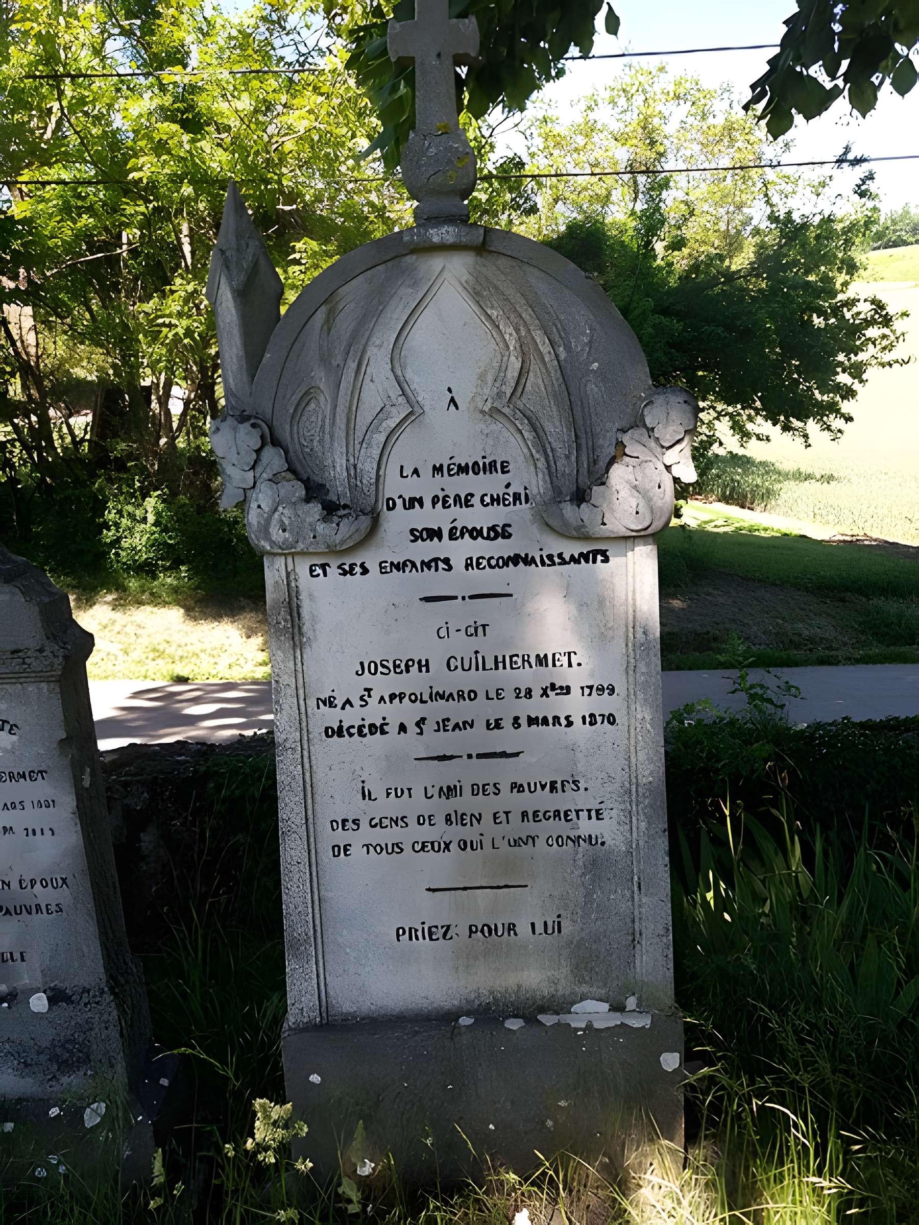 Chapelle du cimetière de Saint-Jean-le-Fromental