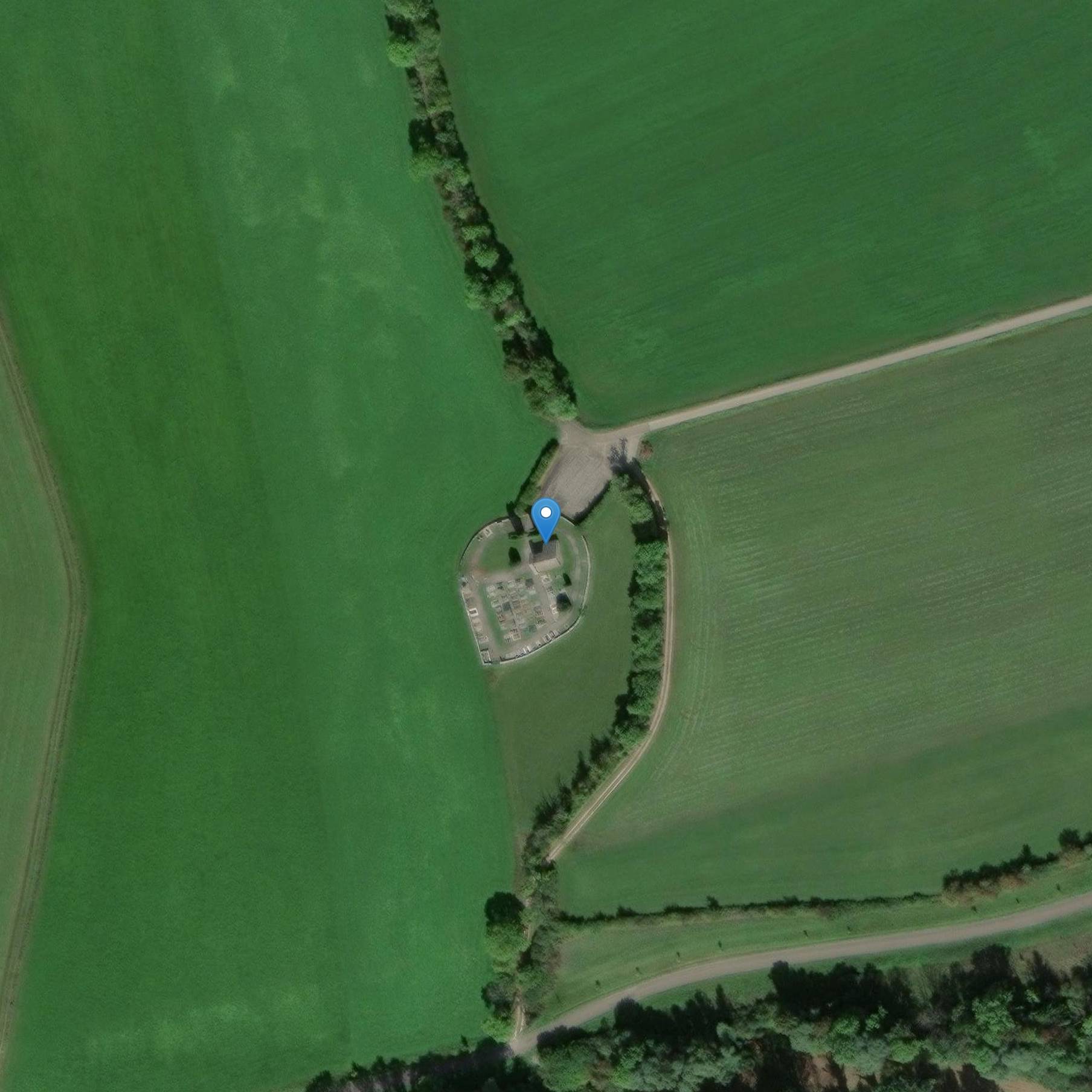 Photo de 废弃公墓的礼拜堂