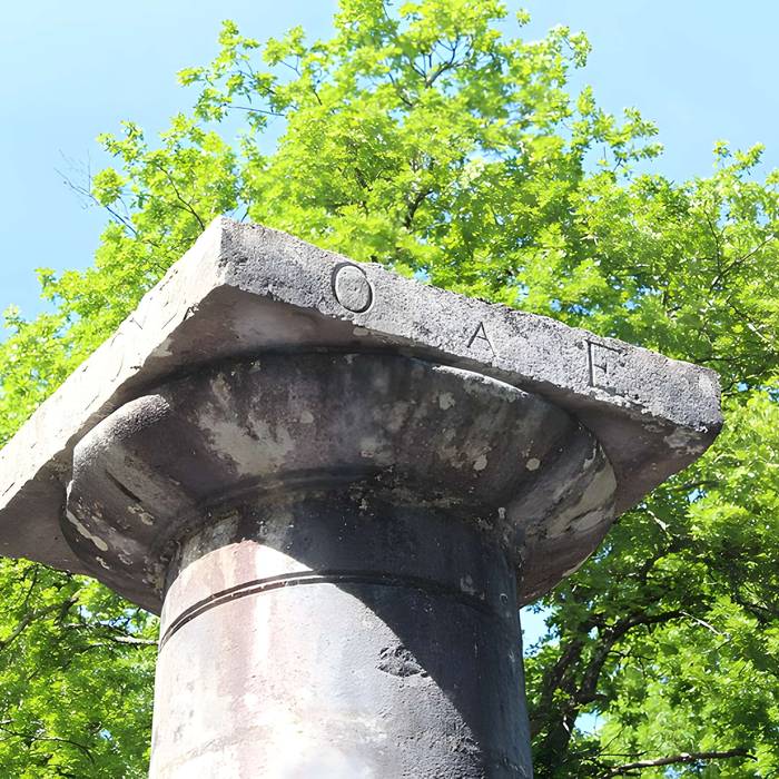 Photo de Bornes-colonnes de la forêt de Chaux