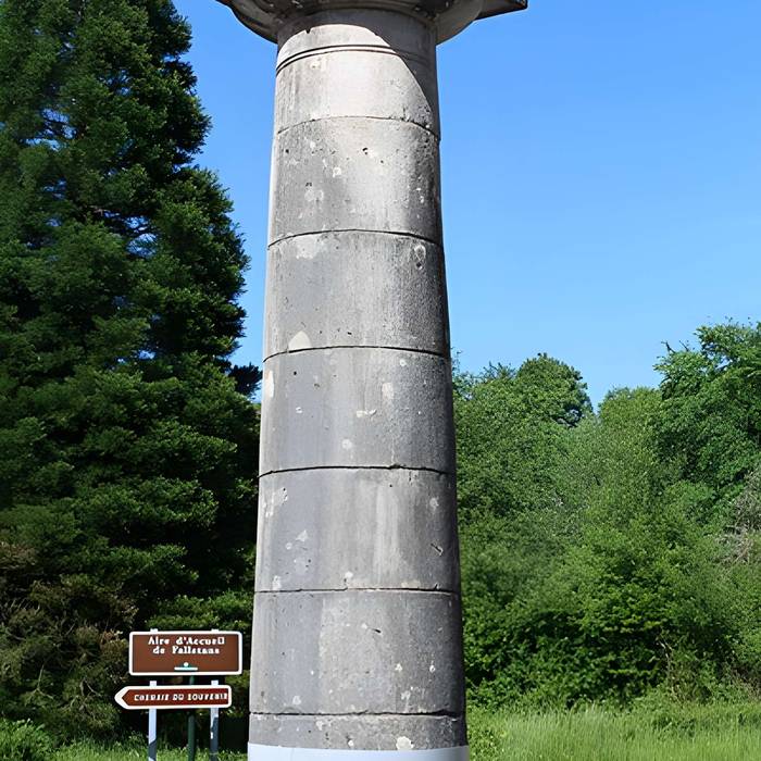 Photo de Bornes-colonnes de la forêt de Chaux