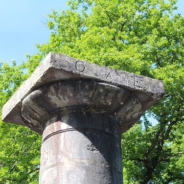 Bornes-colonnes de la forêt de Chaux