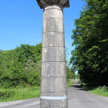 Bornes-colonnes de la forêt de Chaux