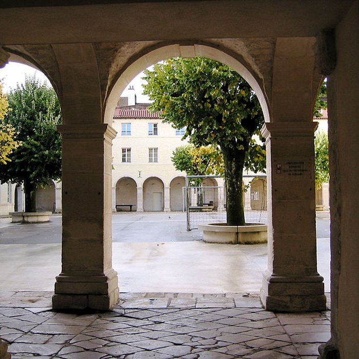 Photo de Collège de lArc, actuellement musée archéologique