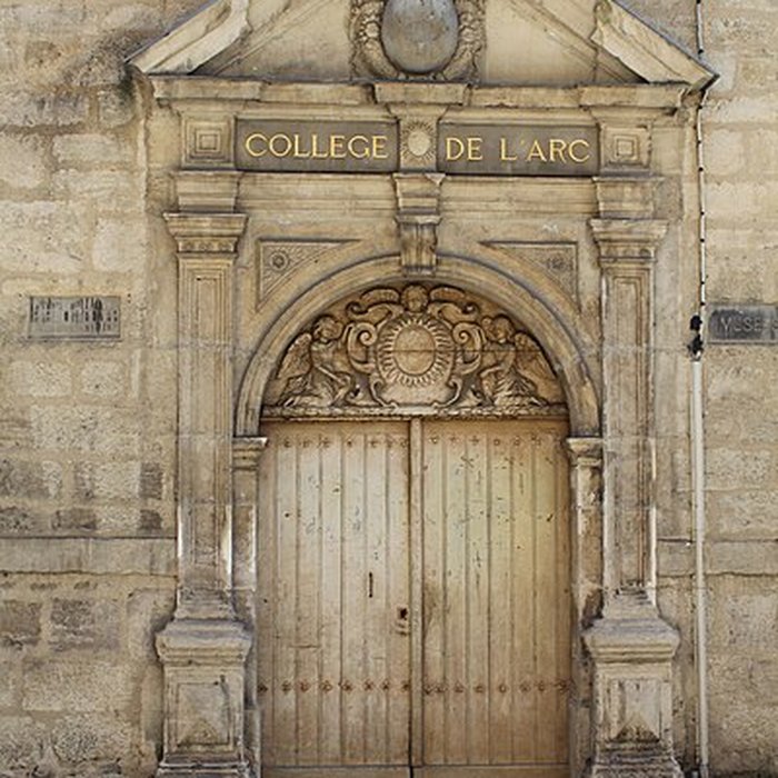 Photo de Collège de lArc, actuellement musée archéologique