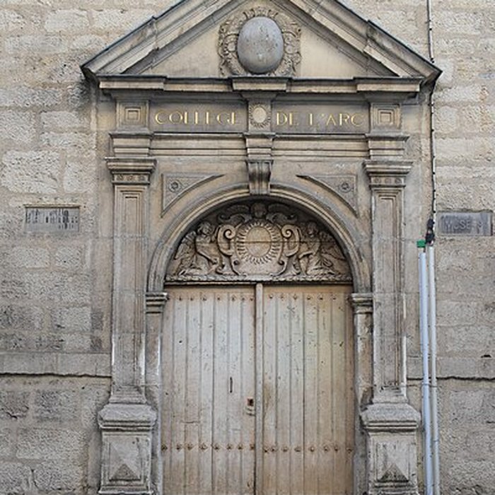 Photo de Collège de lArc, actuellement musée archéologique