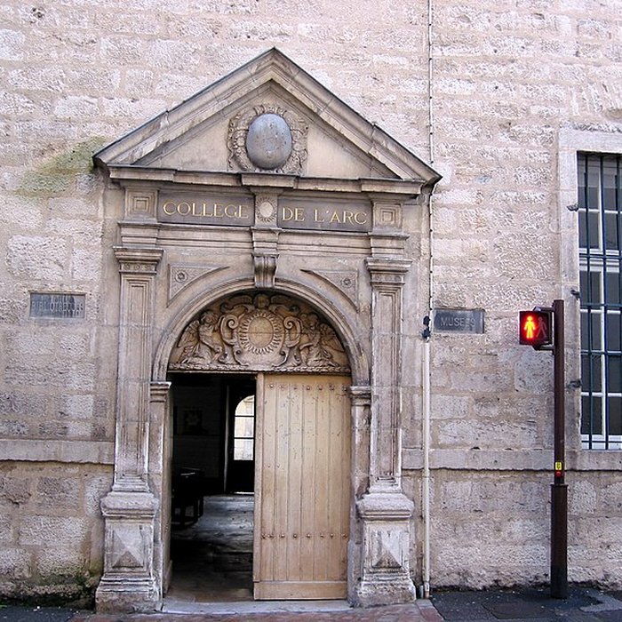Photo de Collège de lArc, actuellement musée archéologique