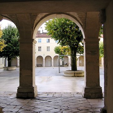 Collège de lArc, actuellement musée archéologique