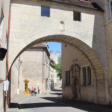 Collège de lArc, actuellement musée archéologique