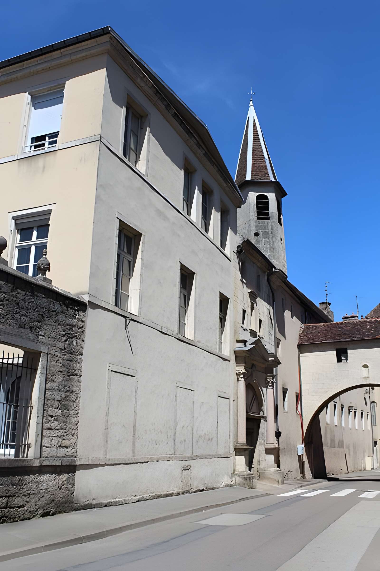 Collège de l'Arc, actuellement musée archéologique