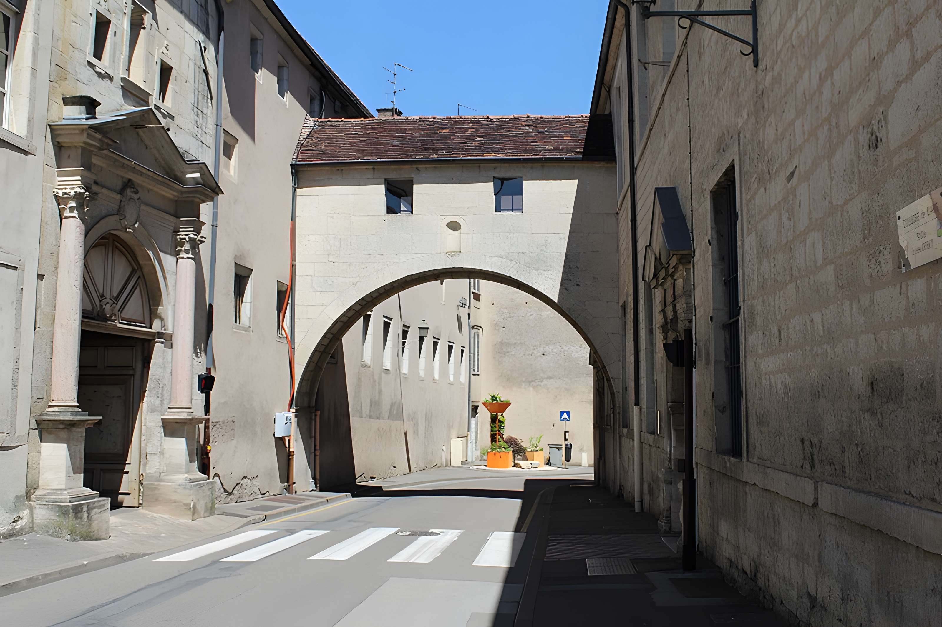 Collège de l'Arc, actuellement musée archéologique