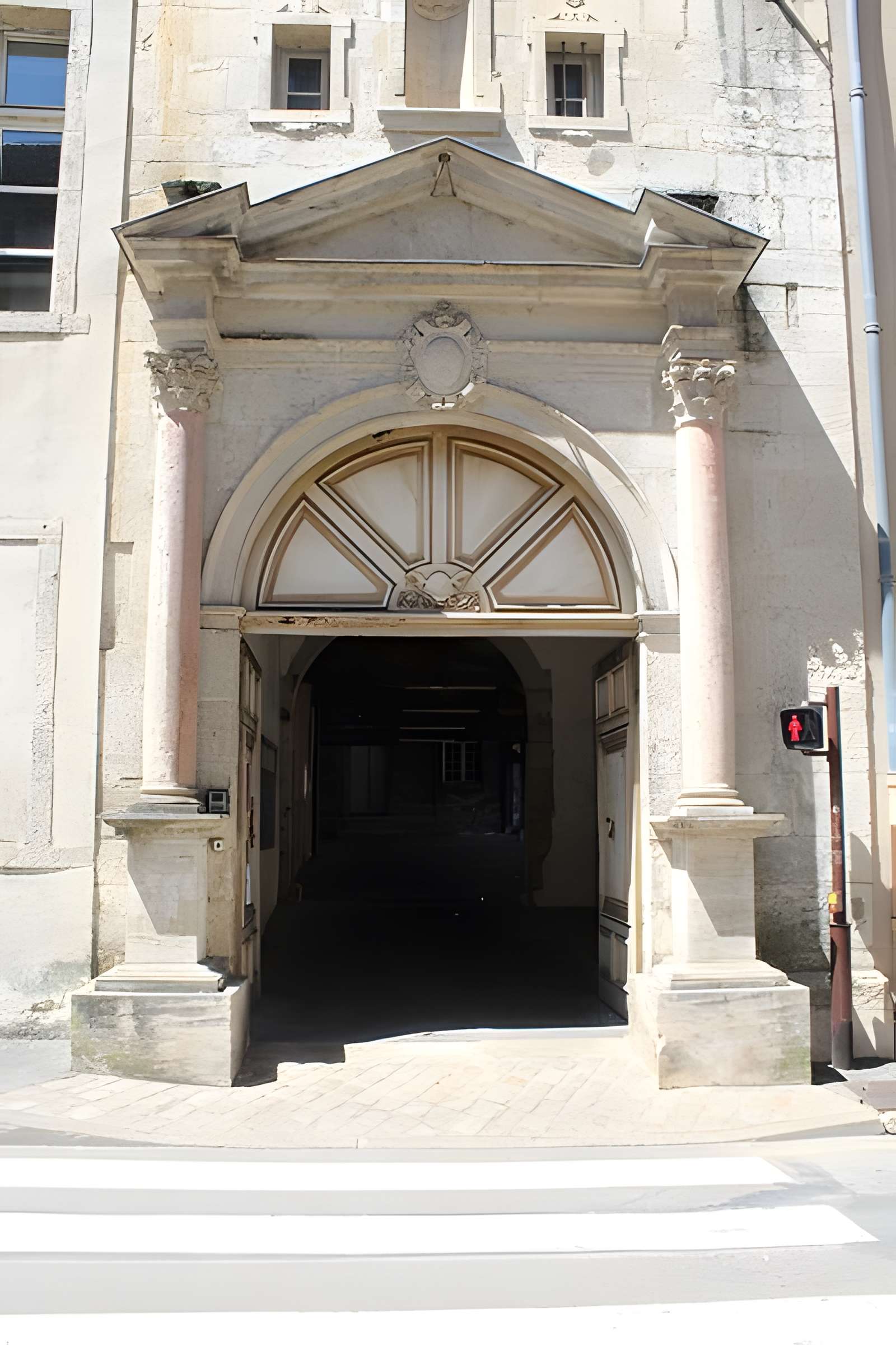 Collège de l'Arc, actuellement musée archéologique
