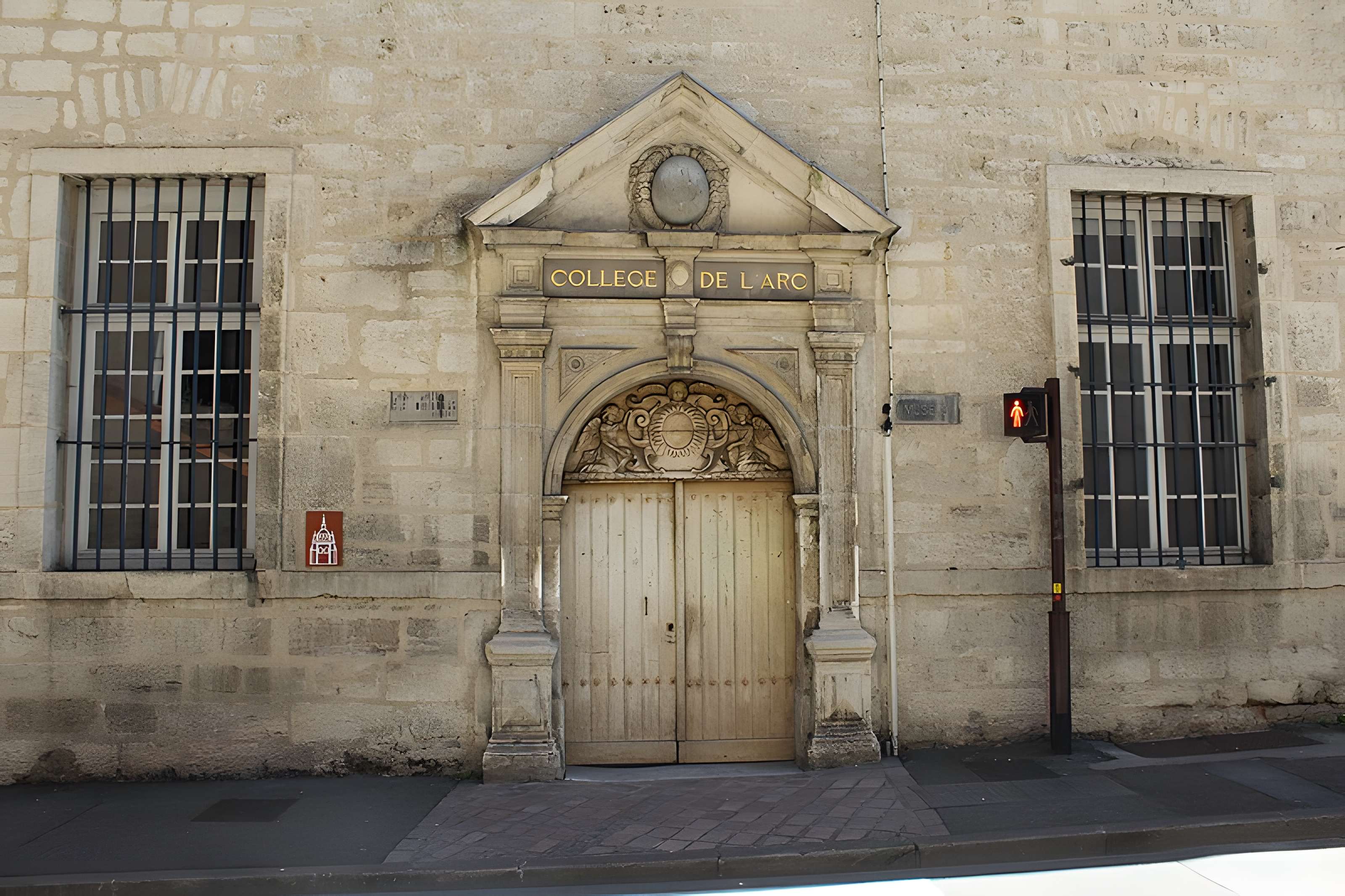 Collège de l'Arc, actuellement musée archéologique