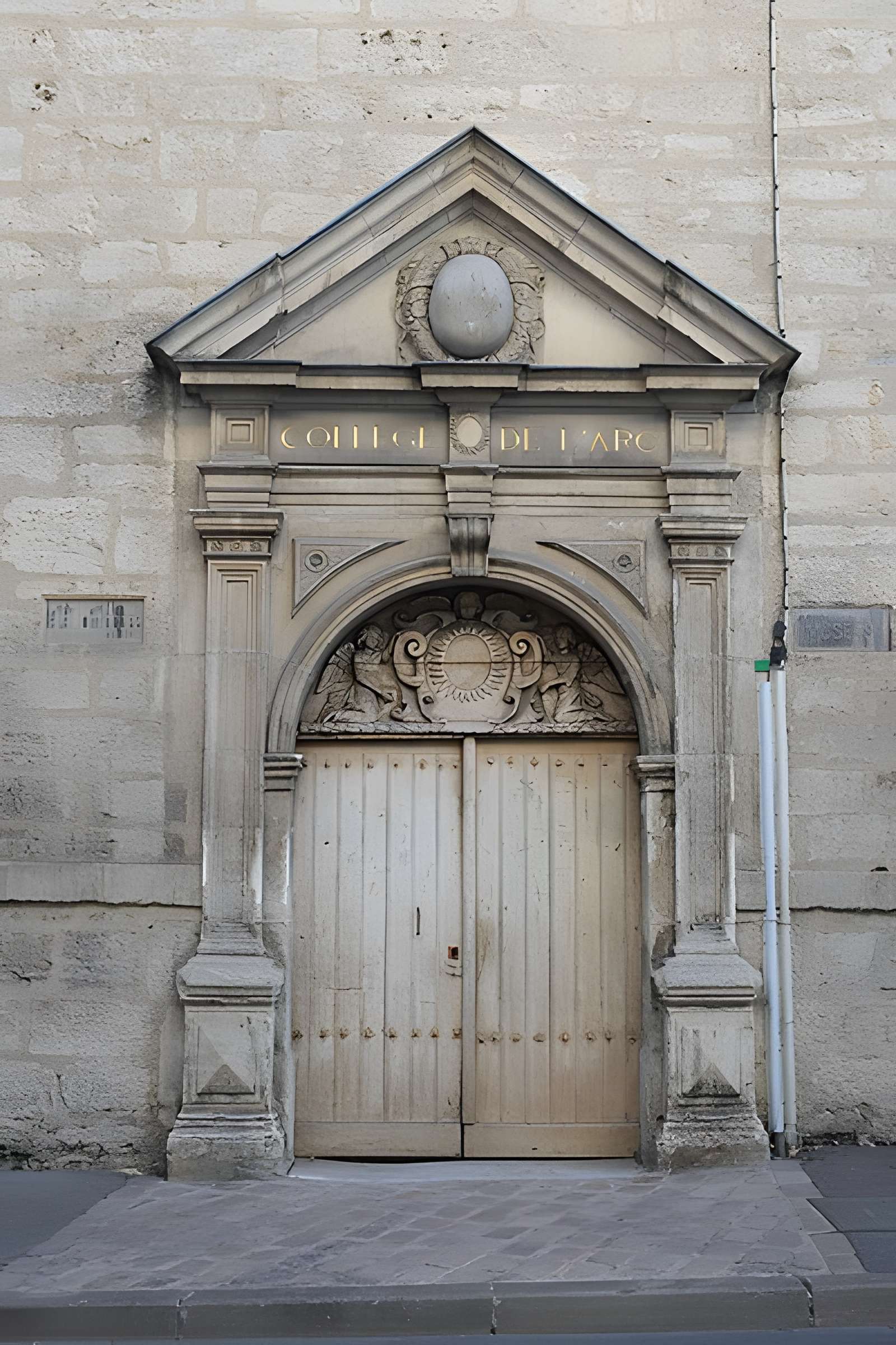 Collège de l'Arc, actuellement musée archéologique