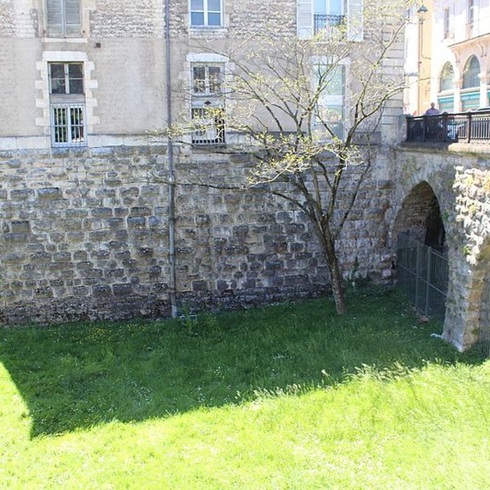 Photo de Enceinte urbaine