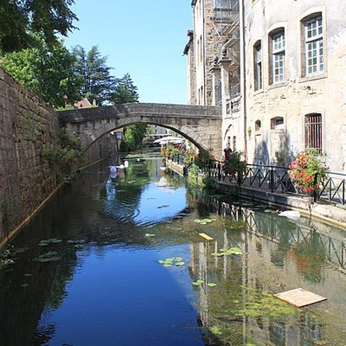 Photo de Maison des Orphelins, actuellement école