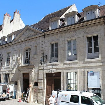 Maison des Orphelins, actuellement école
