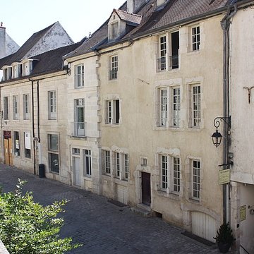 Maison des Orphelins, actuellement école