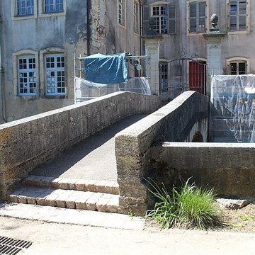 Maison des Orphelins, actuellement école