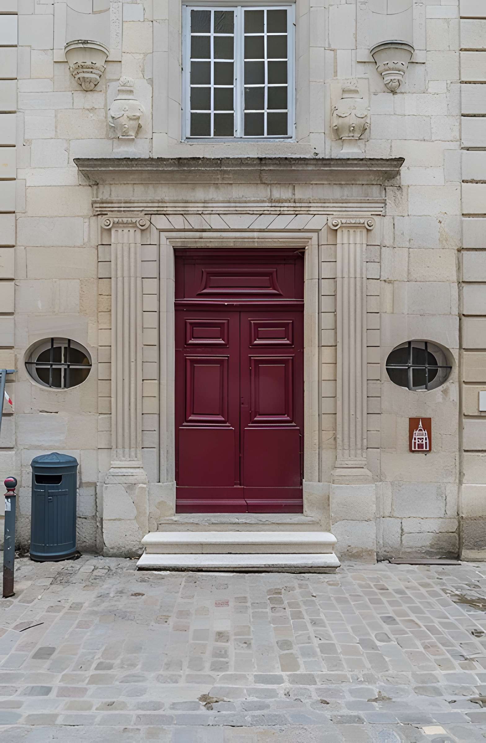 Maison des Orphelins, actuellement école