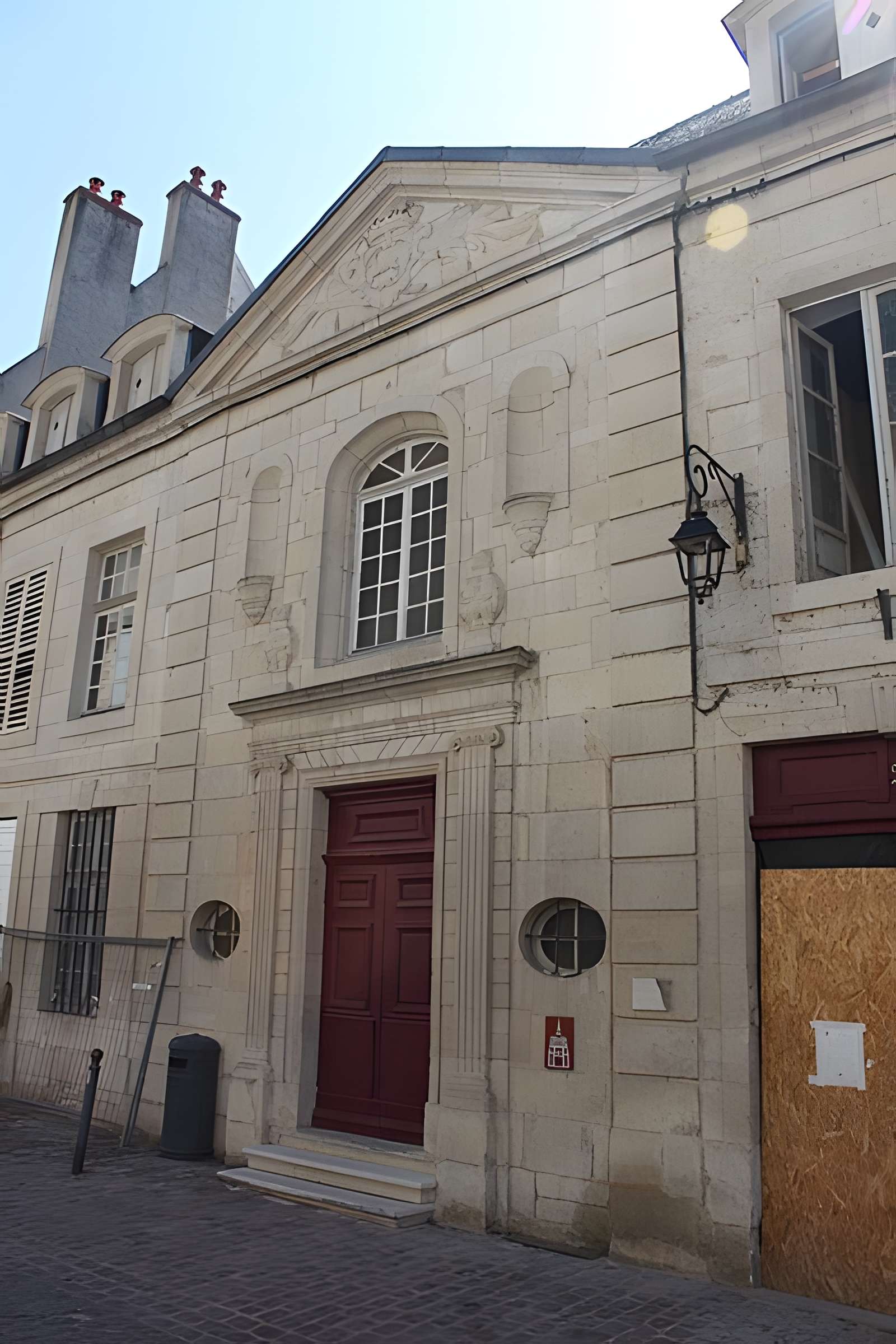 Maison des Orphelins, actuellement école