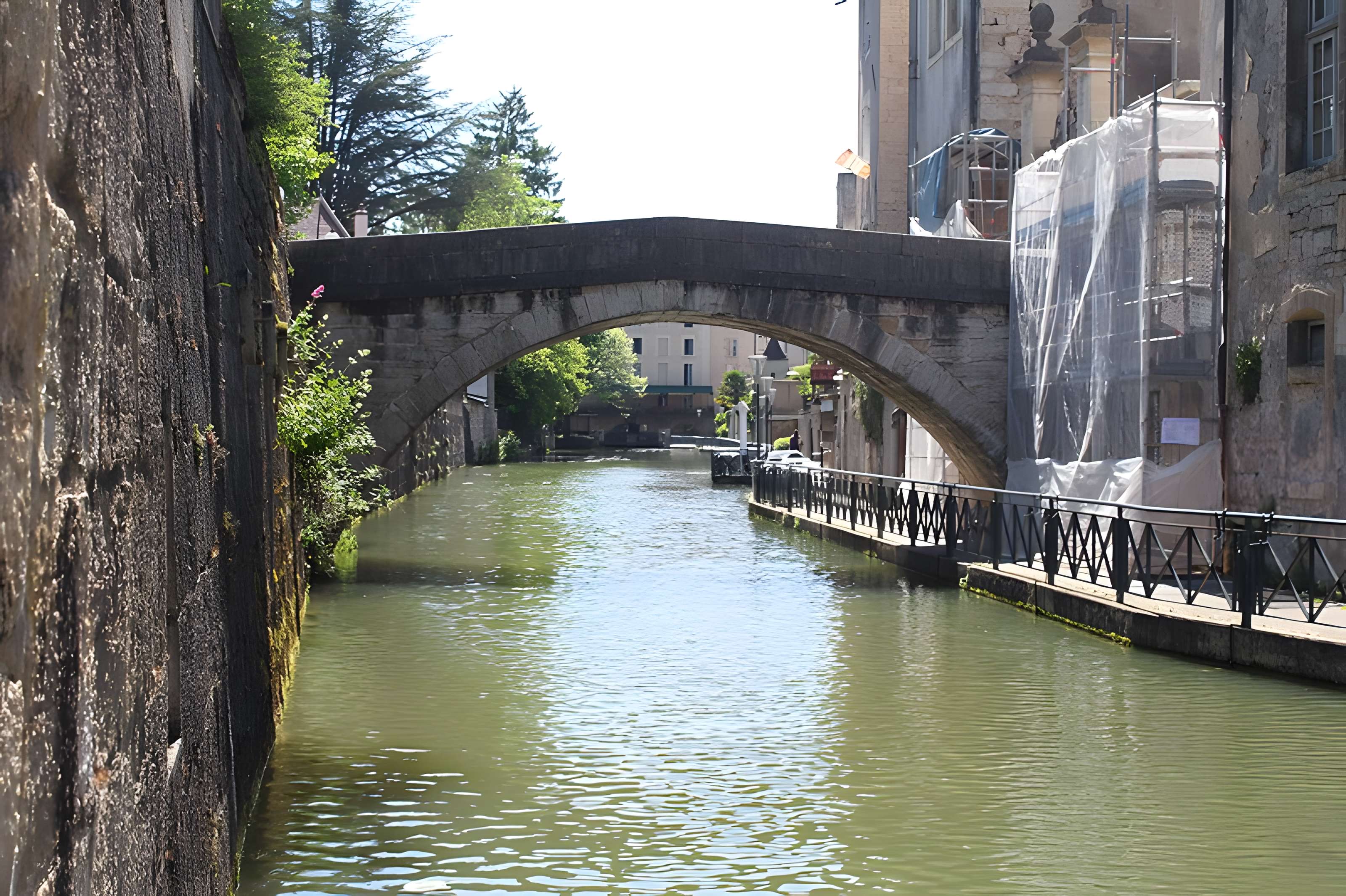 Maison des Orphelins, actuellement école