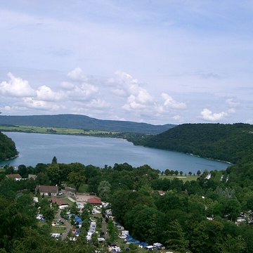 Villages palafittes du lac Chalain
