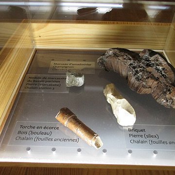 Villages palafittes du lac de Chalain