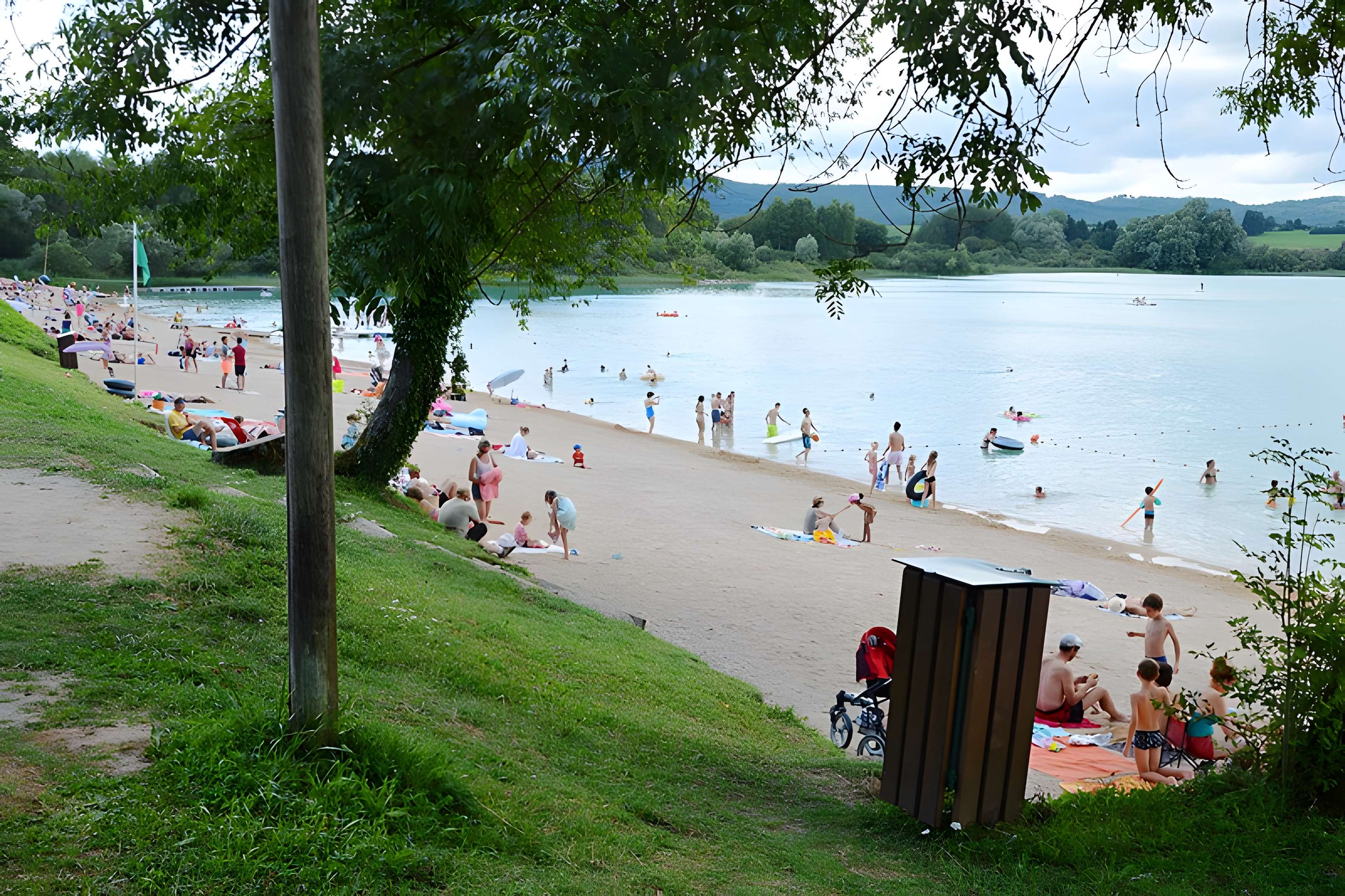 Villages palafittes du lac Chalain