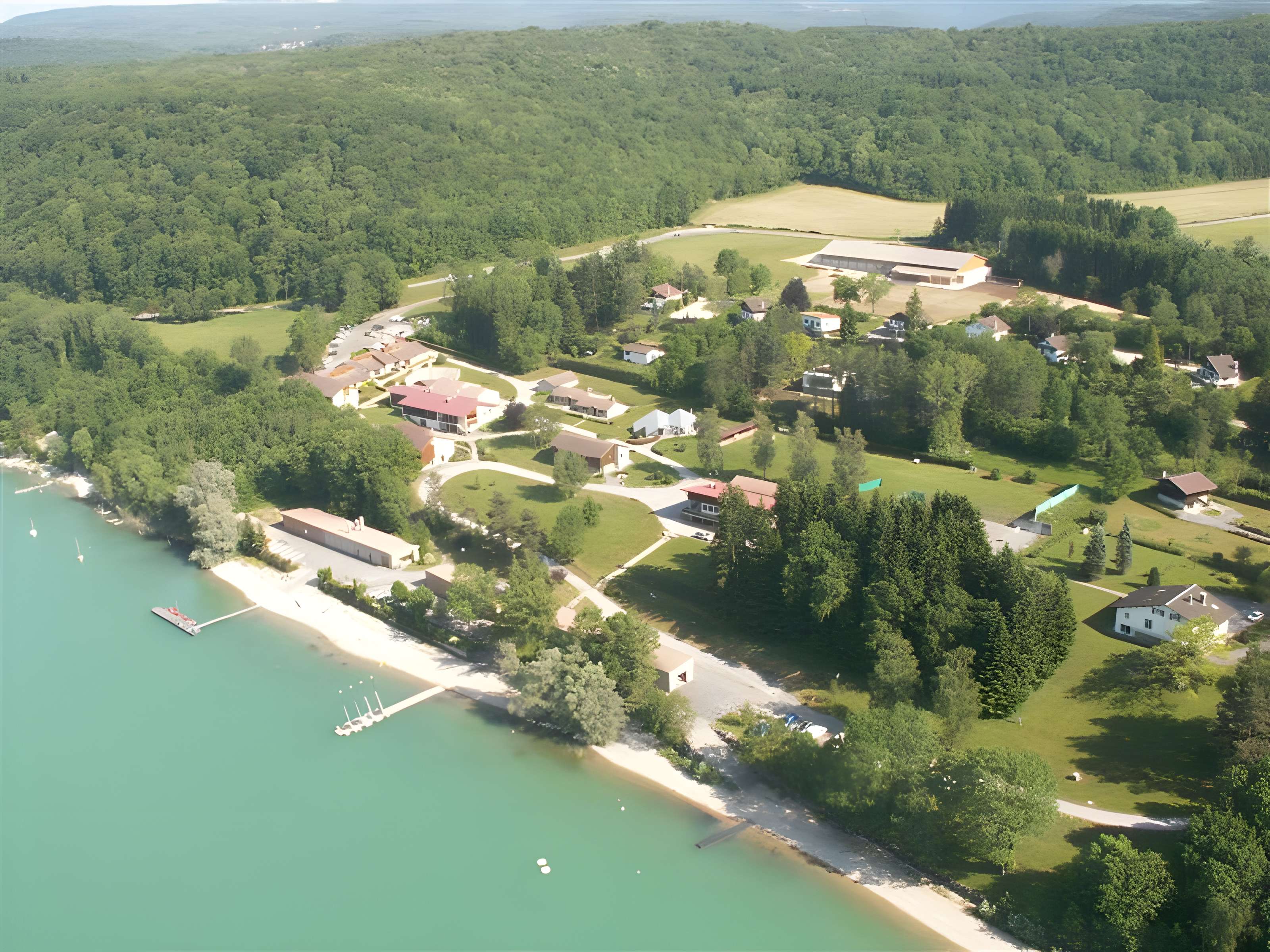 Villages palafittes du lac Chalain