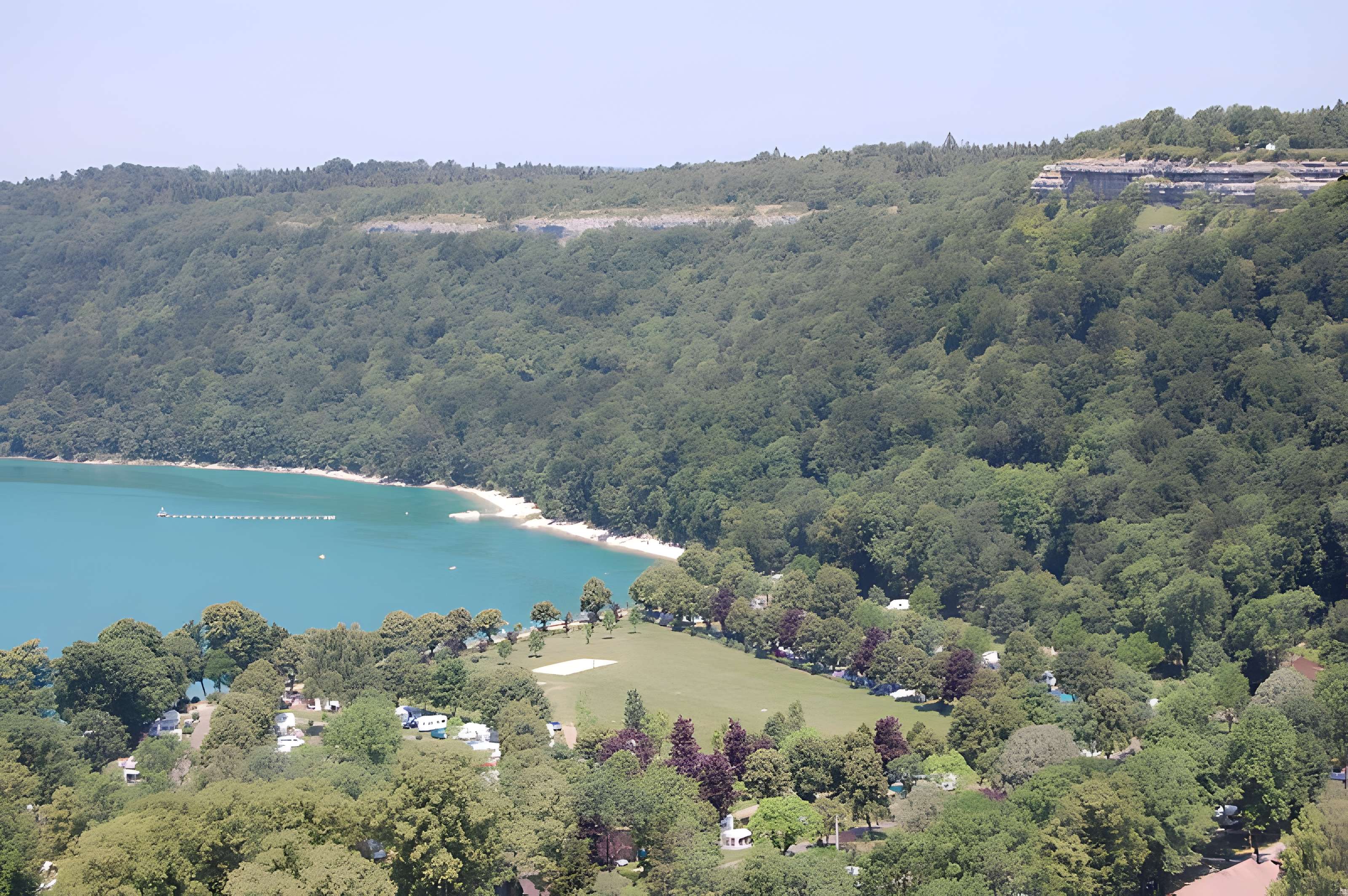 Villages palafittes du lac Chalain