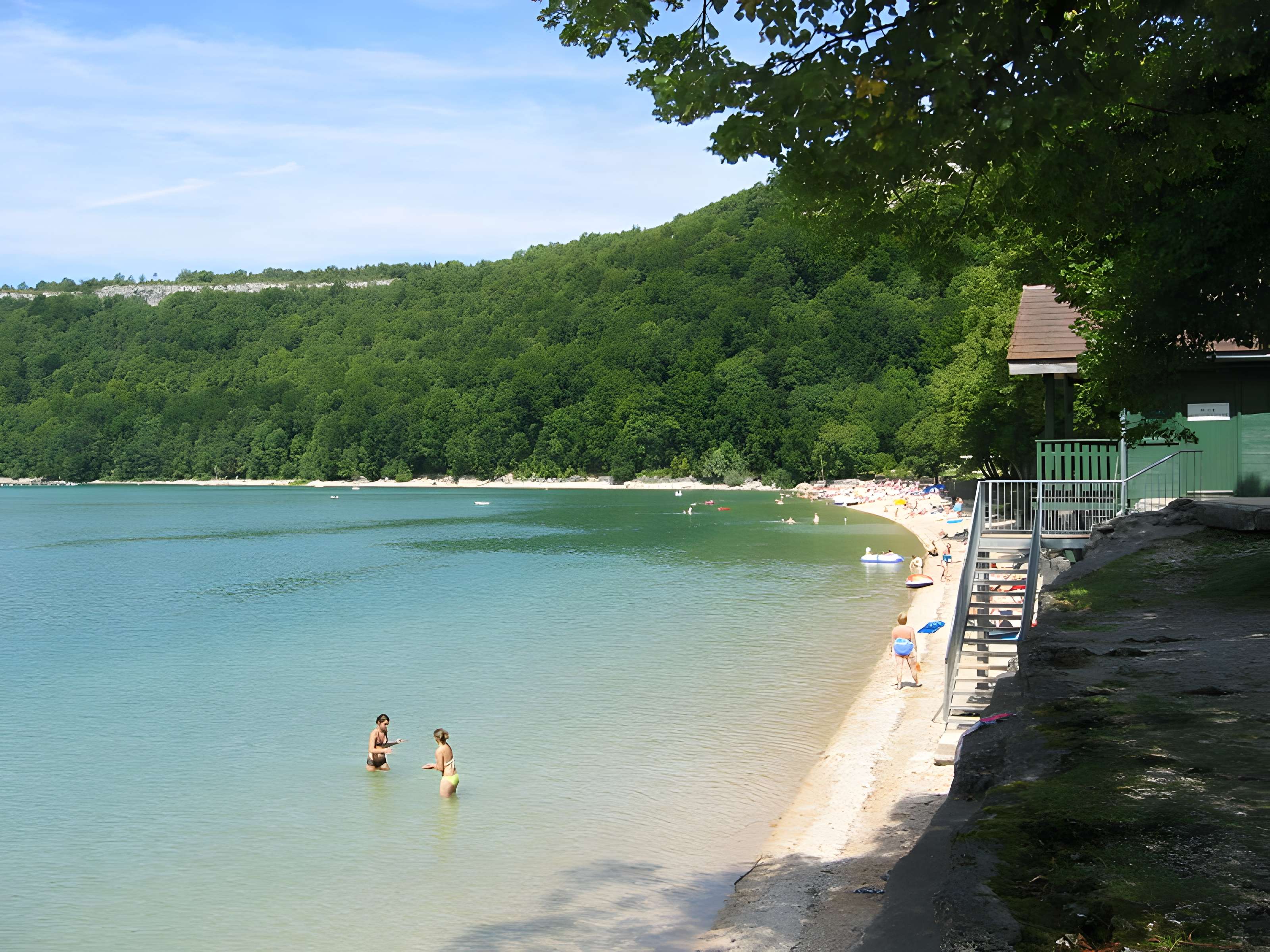 Villages palafittes du lac Chalain