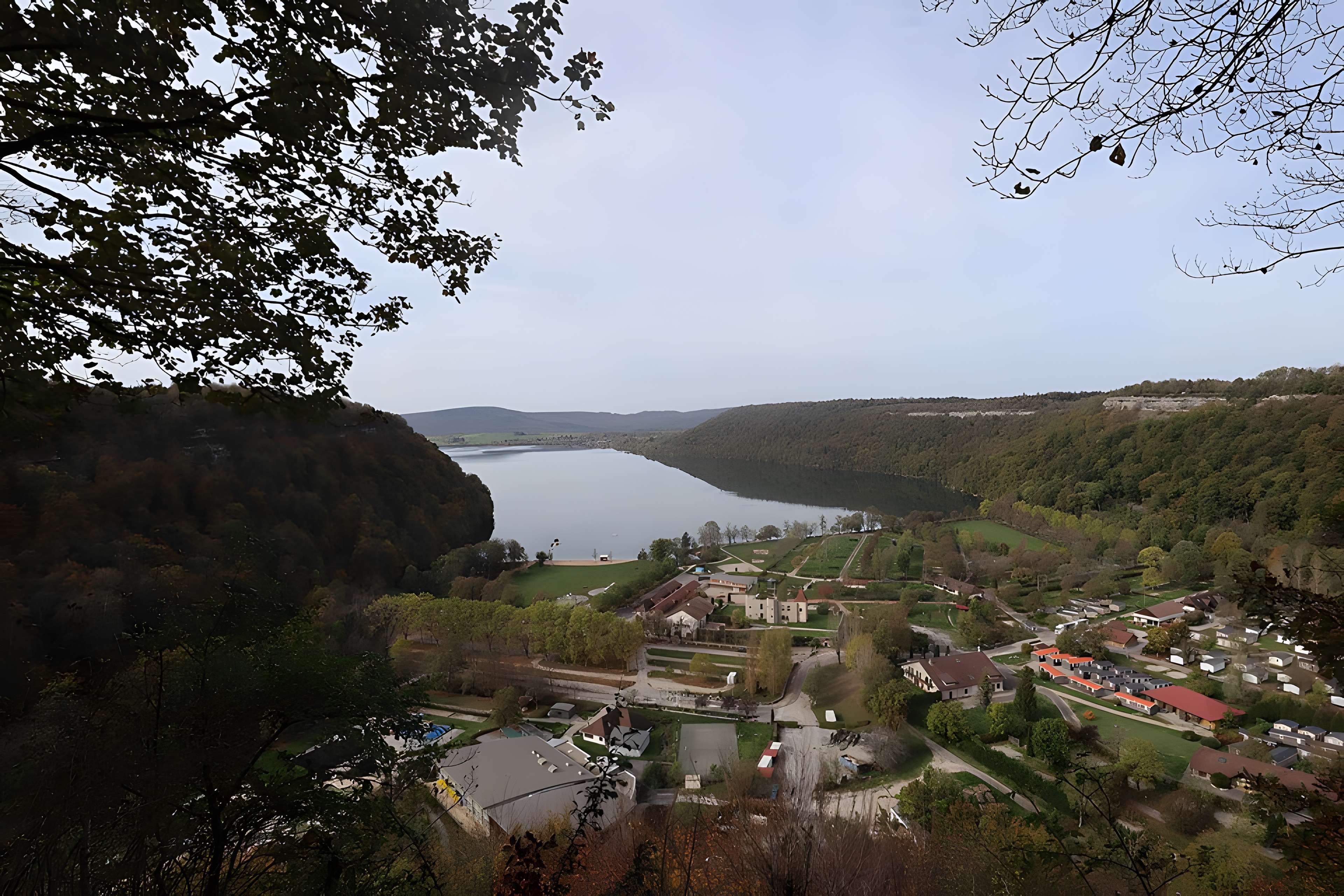 Villages palafittes du lac Chalain