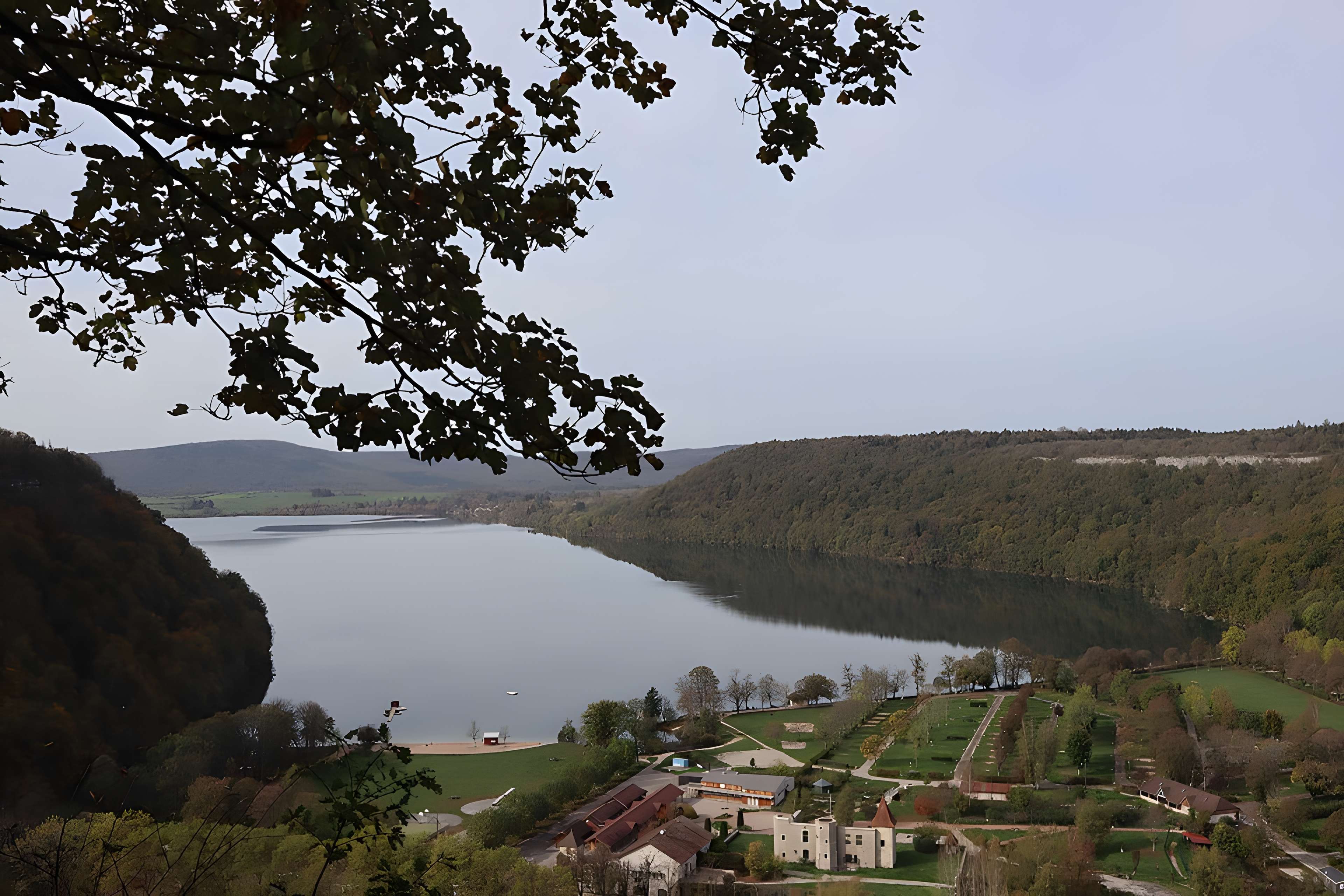 Villages palafittes du lac Chalain