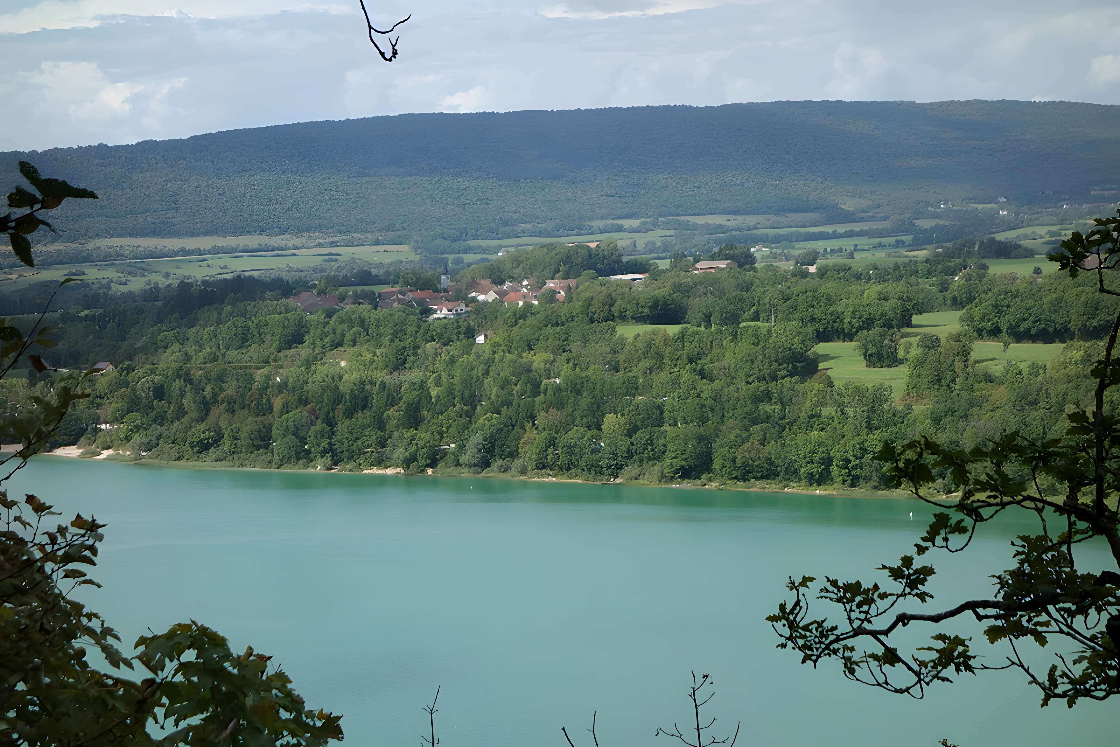 Villages palafittes du lac Chalain