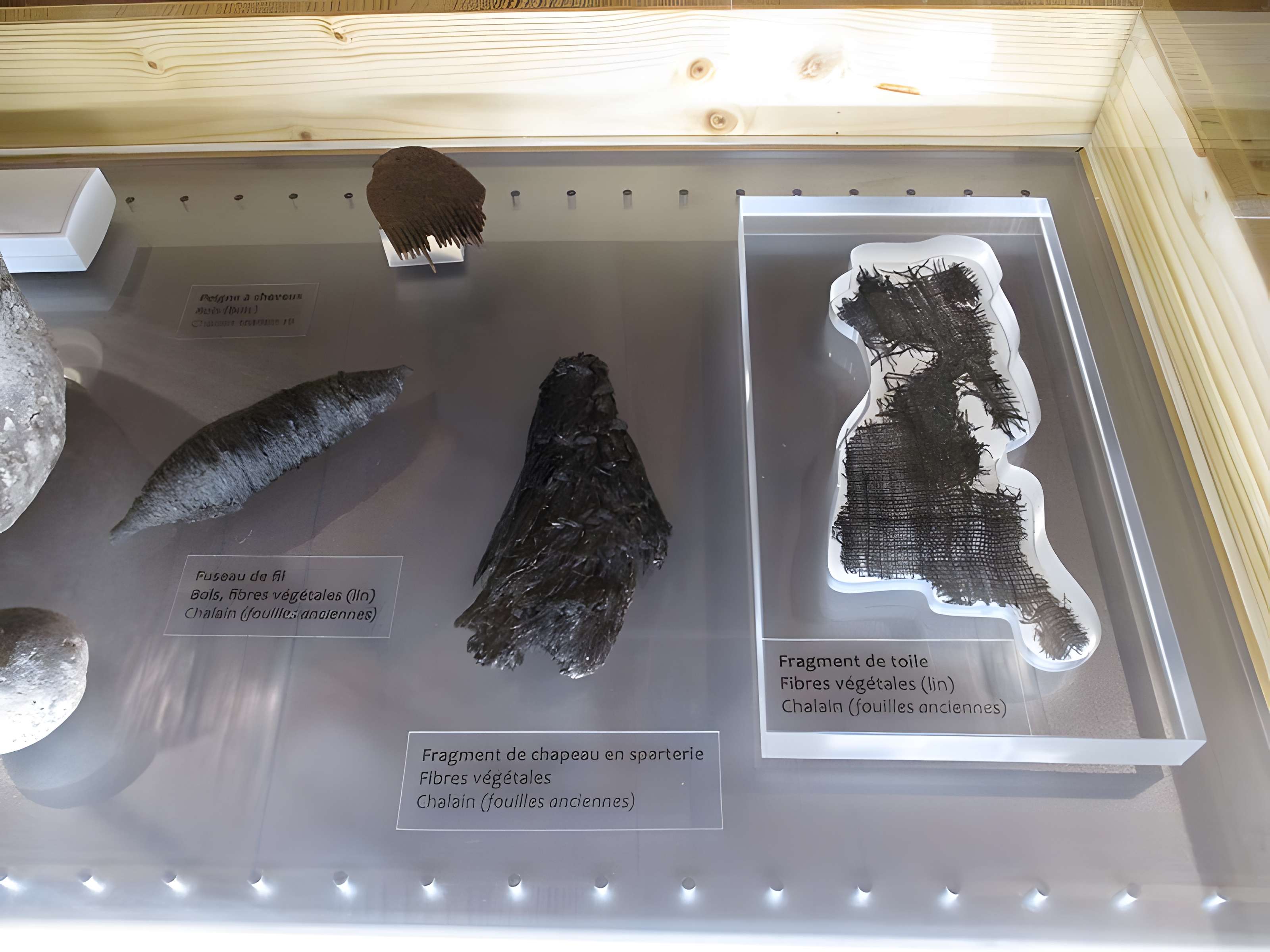 Villages palafittes du lac de Chalain