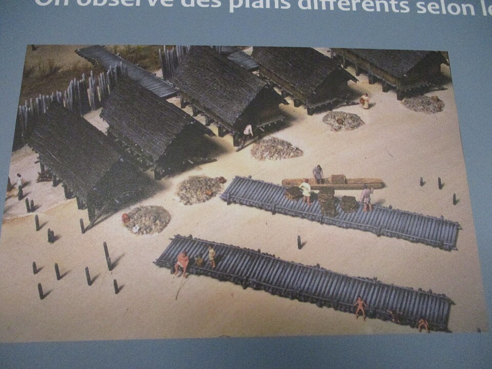 Villages palafittes du lac de Chalain