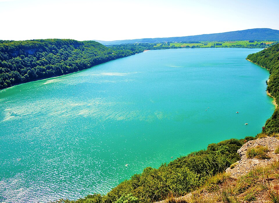 Villages palafittes du lac de Chalain