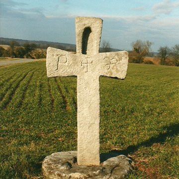 Croix de langle Nord-Est du mur du cimetière
