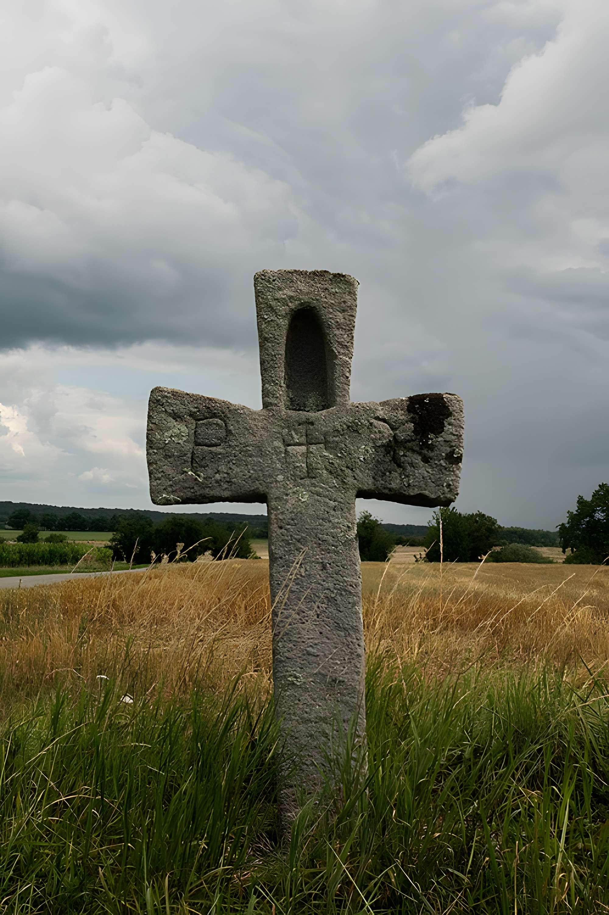 Croix de l'angle Nord-Est du mur du cimetière