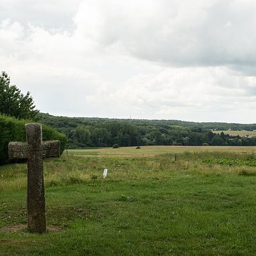 Croix de lentrée Sud du village