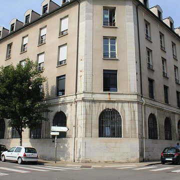 Ancien couvent des Bénédictins, actuellement préfecture