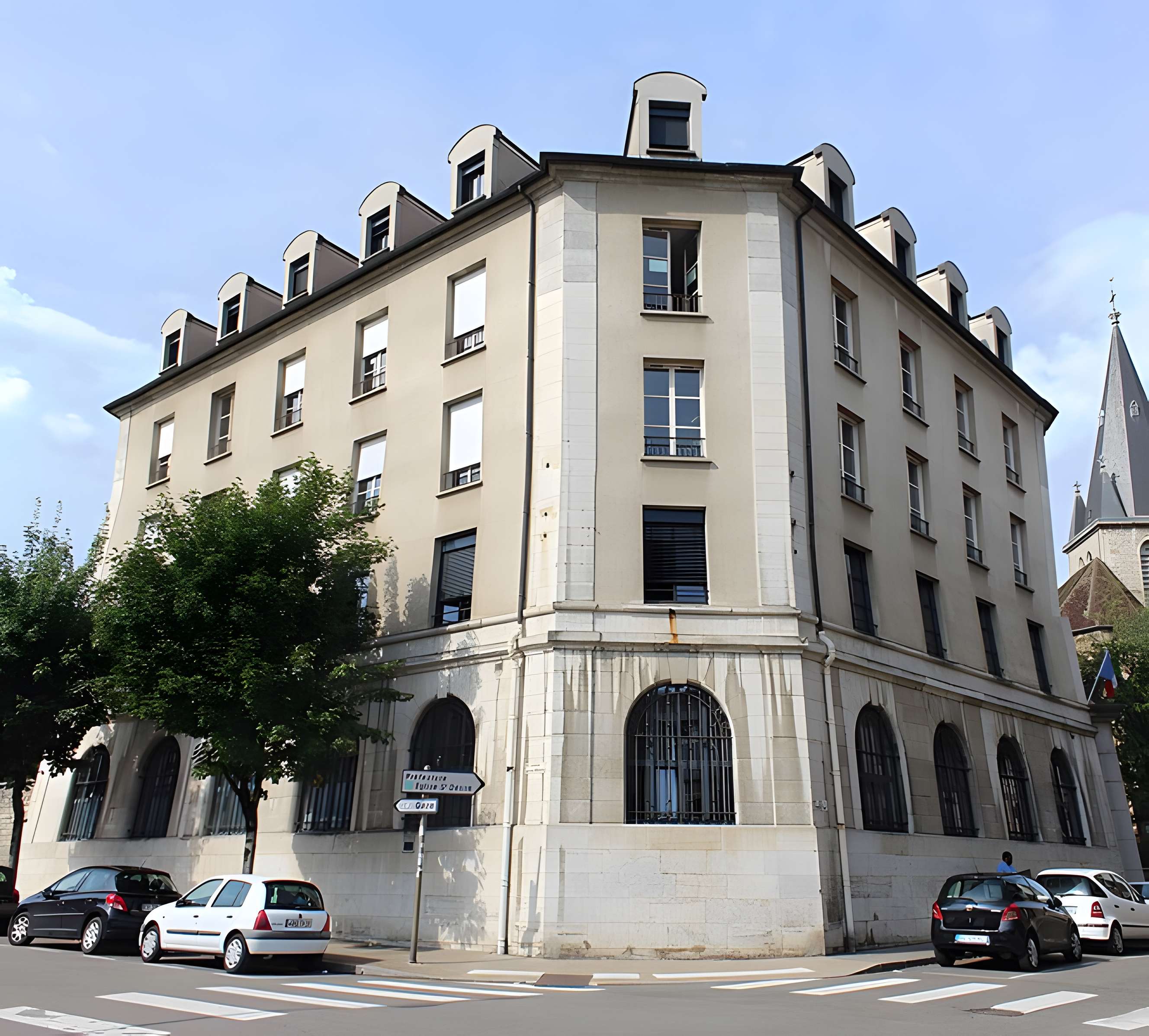 Ancien couvent des Bénédictins, actuellement préfecture