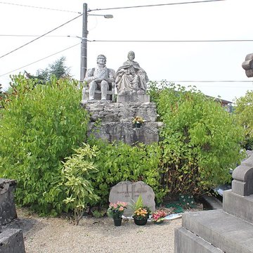 Monument funéraire de la famille Daloz, situé dans le cimetière