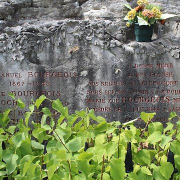 Monument funéraire de la famille Daloz, situé dans le cimetière