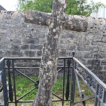 Monument funéraire de la famille Daloz, situé dans le cimetière