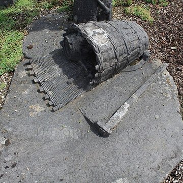 Monument funéraire de la famille Daloz, situé dans le cimetière