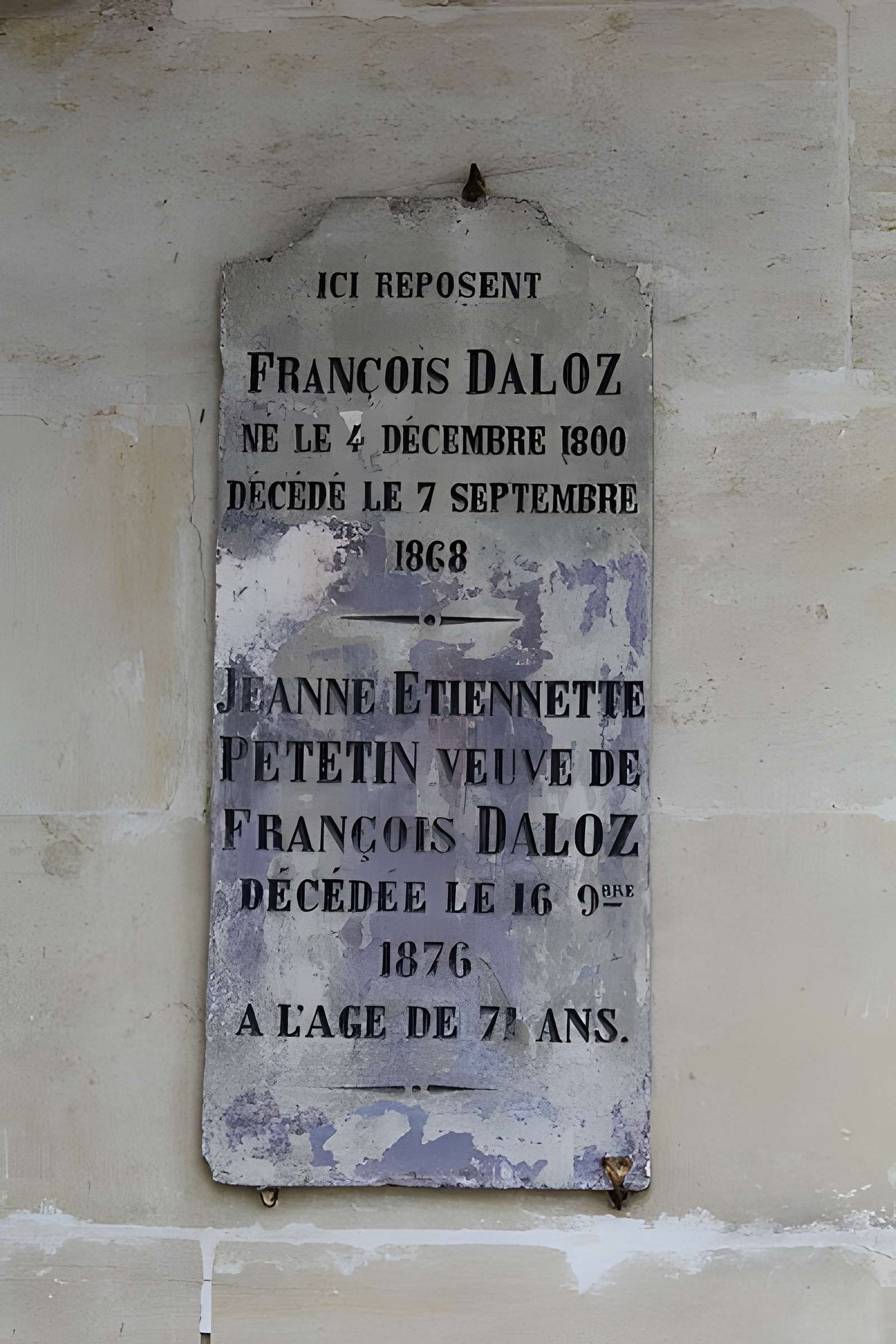 Monument funéraire de la famille Daloz, situé dans le cimetière