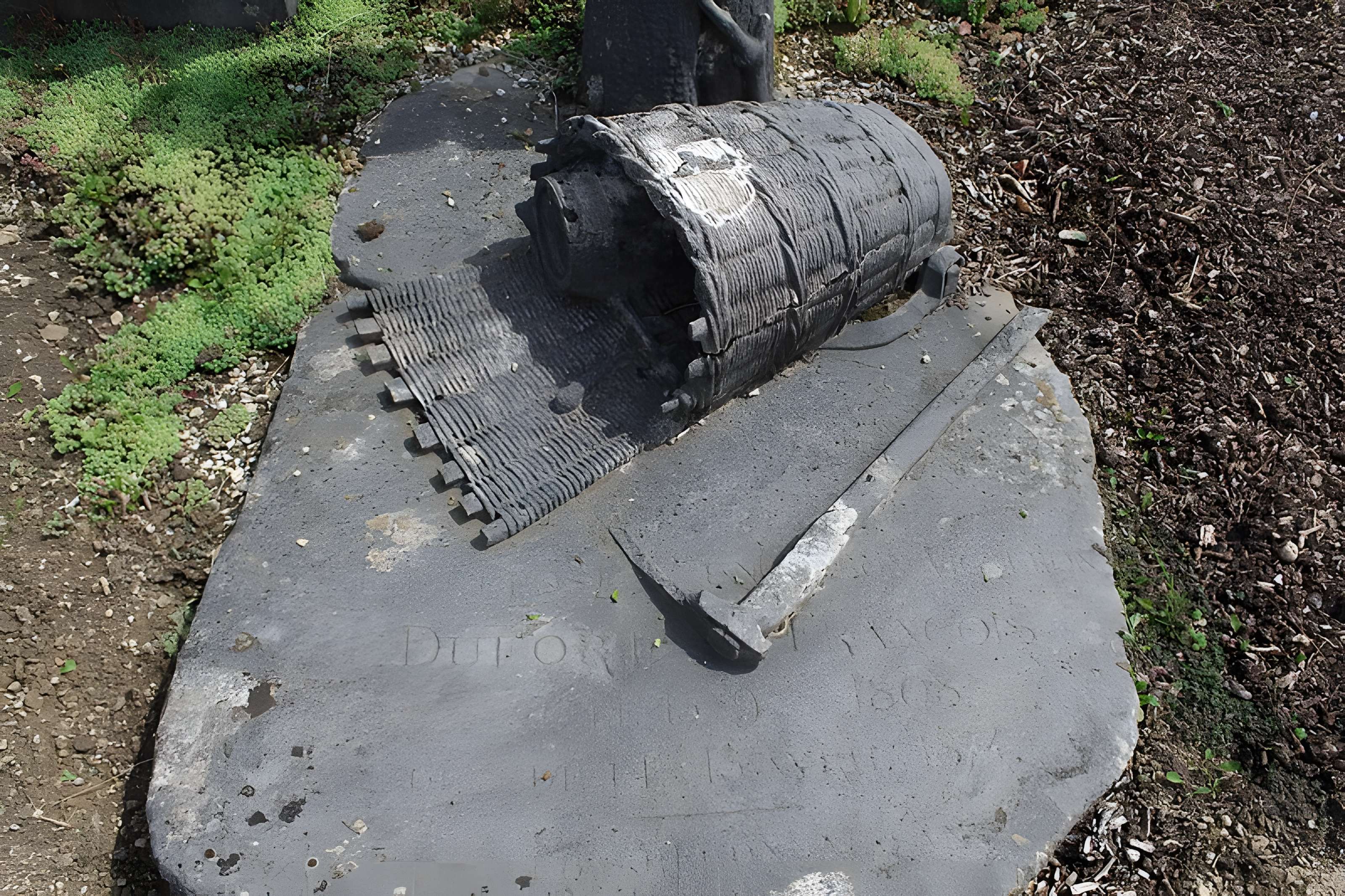 Monument funéraire de la famille Daloz, situé dans le cimetière
