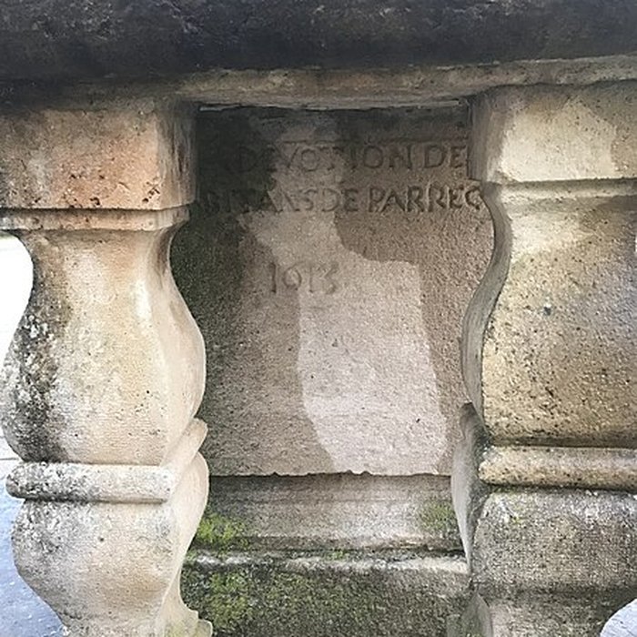 Photo de Croix de carrefour en pierre datée de 1613